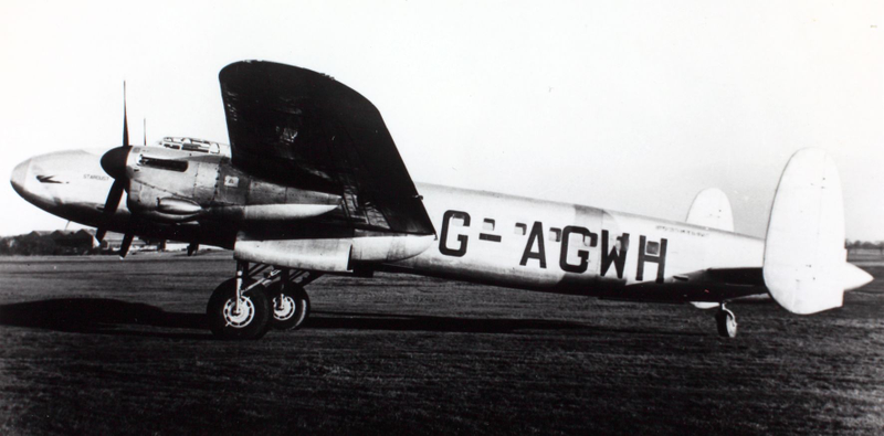 Avro Lancastrian 691 pintado como el Star Dust. Wikimedia Commons